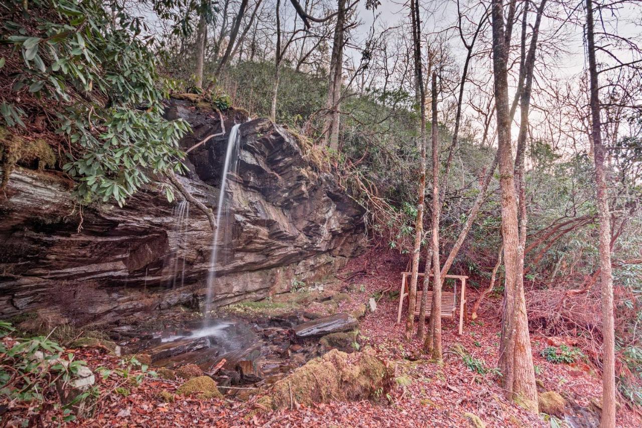 Hilltop Cabin On 5 Acres With Hot Tub And Waterfall! Bryson City Luaran gambar