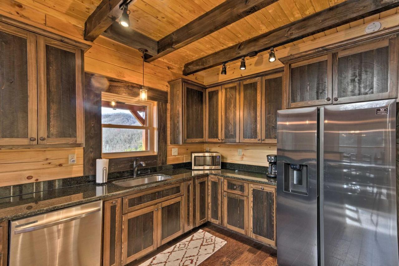 Hilltop Cabin On 5 Acres With Hot Tub And Waterfall! Bryson City Luaran gambar