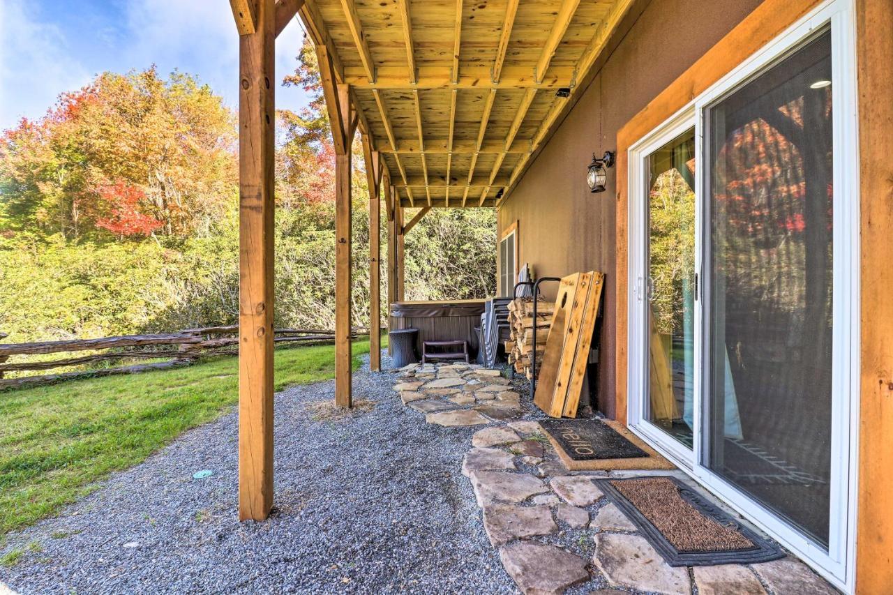 Hilltop Cabin On 5 Acres With Hot Tub And Waterfall! Bryson City Luaran gambar